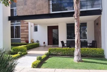 Casa en  Soberna Residencial, Boulevard Vicente Valtierra, San Nicolas, León, Guanajuato, México