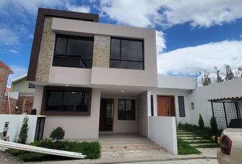 Casa en  Camino Viejo A Baños, Cuenca, Ecuador