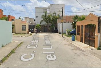 Casa en  C. Octava Priv. El Limonero, Cancún, Quintana Roo, México