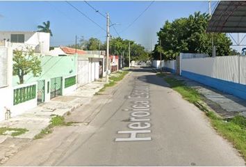 Casa en  Heroica Escuela Naval, Barrio Bravo, Chetumal, Quintana Roo, México