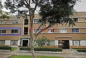 Departamento en  Avenida Angamos Oeste, Miraflores, Perú