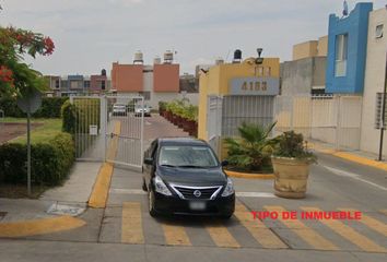 Casa en  Parques Del Palmar, Parques Del Palmar, San Pedro Tlaquepaque, Jalisco, México