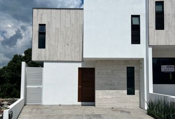 Casa en  Cañadas Del Bosque, Michoacán, México