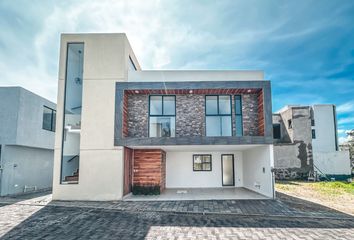 Casa en  Manzanilla Residencial, Calle Cañada, Fuertes De Guadalupe, Fuerte De Guadalupe, Puebla, México