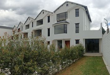 Casa en  Alangasí, Quito