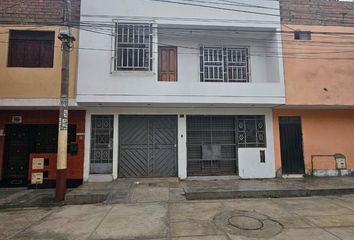 Casa en  Calle Teresa González De Fanning 5, Asentamiento Humano Santa Rosa De Naranjal, Los Olivos, Lima, Per