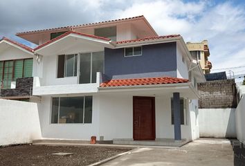 Casa en  Antonio Tandazo 19, Sangolquí 171104, Ecuador