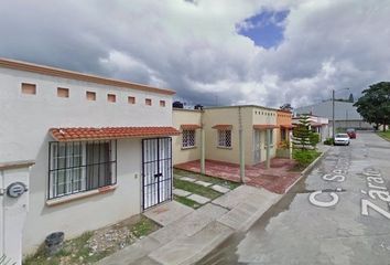 Casa en  Calle Secundino Caraveo Zárate, Villa Maya, Comalcalco, Tabasco, México