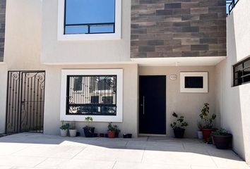 Casa en  Altaria Residencial, Bulevar Josemaría Escrivá De Balaguer, Altaria Residencial, Hermosillo, Sonora, México