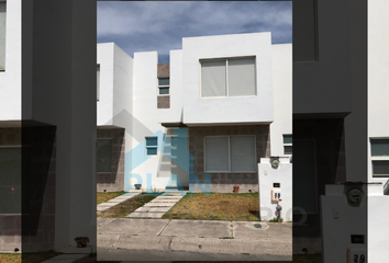 Casa en condominio en  Av Sta María Del Pueblito 1, Santuarios Del Cerrito, Santiago De Querétaro, Querétaro, México