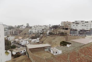 Terreno en  Las Cantutas 244-300, Lima 15023, Perú