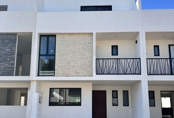 Casa en fraccionamiento en  Cuatro Caminos, San Juan Cuautlancingo, Puebla, México