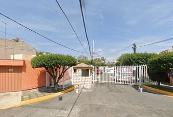 Casa en  C. Viveros De Coyoacan, Habitacional Viveros De La Loma, Tlalnepantla De Baz, Estado De México, México