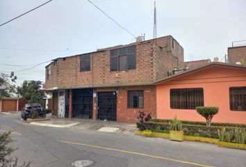 Casa en  Ángel Fernández Quiroz 2804, Lima, Perú