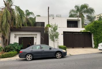 Casa en  Calle Del Cóndor 2007-2015, Cumbres Segundo Sector, Monterrey, Nuevo León, 64610, Mex