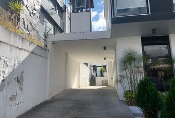 Bodega-Galpon en  El Batán, Quito