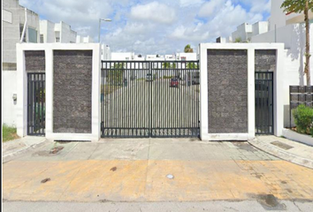 Casa en fraccionamiento en  Quintas Kavanayen, Avenida Caroni, Cancún, Quintana Roo, México