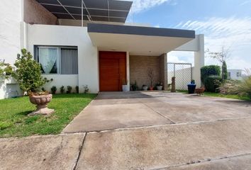 Casa en  Coto Helechos, Los Robles, Avenida Paseo De Los Robles Norte, Los Robles, Zapopan, Jalisco, México