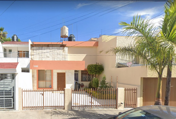 Casa en  C. George Bizet, La Estancia, 45030 Zapopan, Jal., México