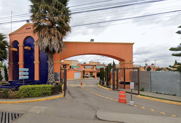 Casa en  Calle Canarios, Jardines De Tultitlán, Fuentes Del Valle, Tultitlán, México, 54910, Mex