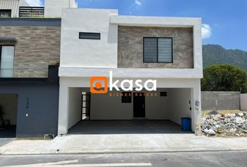 Casa en fraccionamiento en  Thessalia Residencial, Loma De Los Pinos, Monterrey, Nuevo León, México