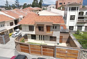 Casa en  Francisca Dávila, Cuenca, Azuay, Ecuador