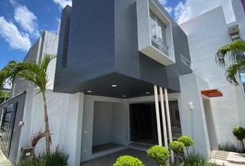 Casa en fraccionamiento en  Calle Parral, Barrio Nuevo, Ixtaczoquitlán, Veracruz De Ignacio De La Llave, 94340, Mex