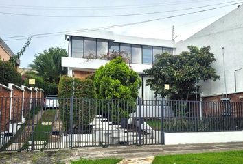 Casa en  Circuito Novelistas, Ciudad Satélite, Naucalpan De Juárez, Estado De México, México