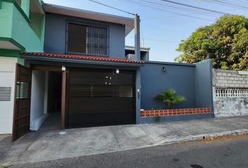 Casa en  Gasolinera Articulo 123, Prolongación Miguel Aleman, Artículo 123, Veracruz, México