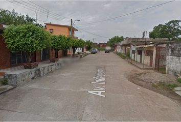 Casa en  Avenida Independencia, Ganadera, Tres Valles, Veracruz, México