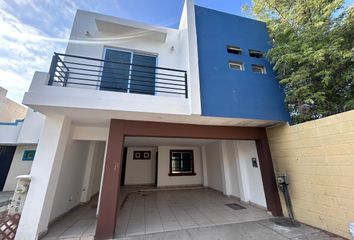 Casa en  Lomas Del Bosque, Mazatlán, Sinaloa, México