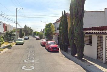 Casa en fraccionamiento en  Calle Cerro De La Soledad 27, Candiles, Querétaro, México