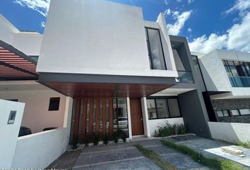 Casa en fraccionamiento en  Zibatá, Querétaro, México