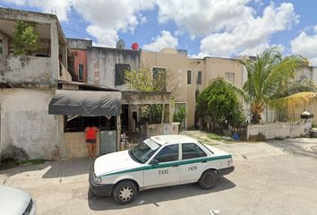 Casa en fraccionamiento en  Fraccionamiento Monte Real 77519, Calle 8, Cancún, Quintana Roo, México