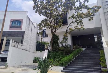 Casa en  Bosques De Bugambilias Zapopan Ac, Avenida Del Reno Poniente, Ciudad Bugambilias, Zapopan, Jalisco, México