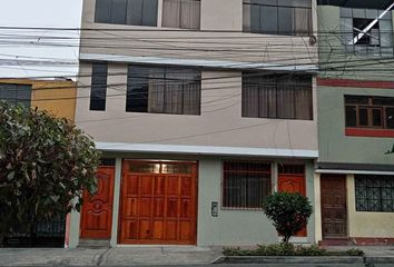 Casa en  El Agustino, Lima