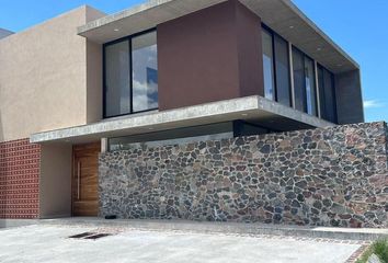 Casa en  Altozano Querétaro, Anillo Vial Fray Junípero Serra, Santiago De Querétaro, Querétaro, México