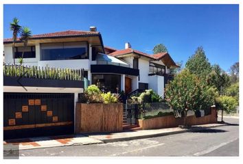 Casa en  Las Bromelias, Quito, Ecuador