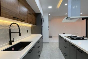 Casa en fraccionamiento en  “los Reyes” Condominio Residencial, Calzada De Los Reyes, Rancho Tetela, Cuernavaca, Morelos, México