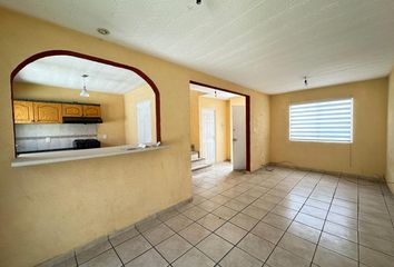 Casa en fraccionamiento en  Hacienda Las Flores, La Gavia, Irapuato, Guanajuato, México