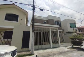 Casa en  Urdesa Norte, Guayaquil, Ecuador