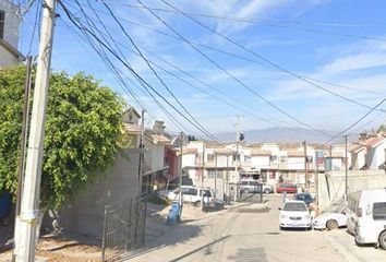 Casa en  De Las Cordilleras, Urbivilla Del Prado Ii, Tijuana, Baja California, México