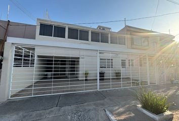 Casa en  Jardines De Los Arcos, Guadalajara, Jalisco, México