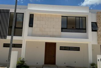 Casa en  Residencial Arbolada By Cumbres, Avenida Huayacán, Cancún, Quintana Roo, México