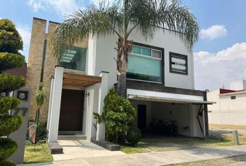 Casa en fraccionamiento en  Angelopolis, Boulevard Del Niño Poblano, Reserva Territorial Atlixcáyotl, Concepción La Cruz, Puebla De Zaragoza, Puebla, México