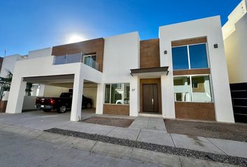 Casa en  La Coruña Residencial, Hermosillo, Sonora, México