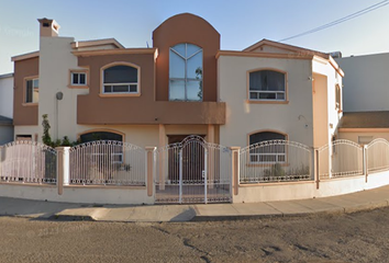 Casa en  P.º De Los Sauces 406, Loma Dorada, Ensenada, B.c., México