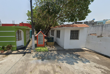 Casa en  Calle Lope De Vega 25-85, Chivería Infonavit, Veracruz, Veracruz De Ignacio De La Llave, 91714, Mex