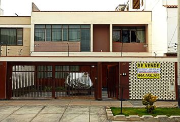 Casa en  Calle Doña Consuelo 127, Urb Los Rosales, Santiago De Surco, Perú