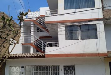 Casa en  Calle Diecisiete 31, Urbanización El Álamo Etapa Iii, Callao, Per